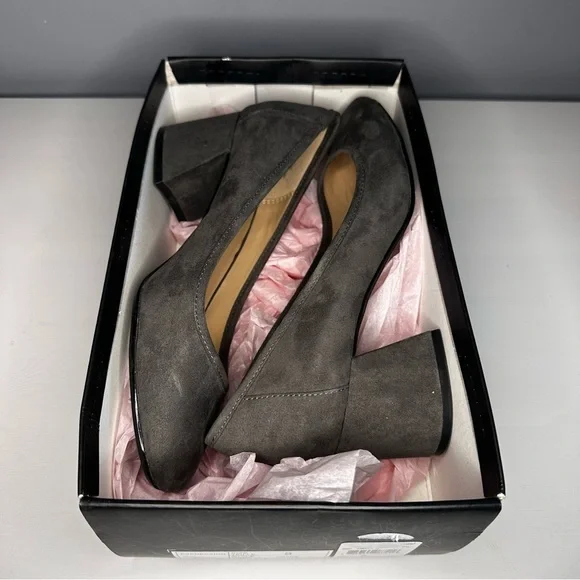EXPRESSION Amara block heel shoe / pump grey faux suede size 8 with box - Picture 9 of 9
